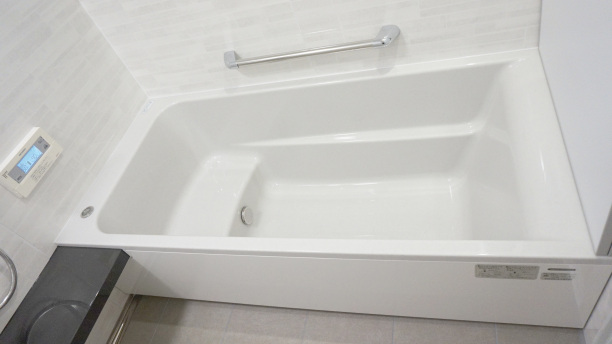 キズつきにくい素材とたっぷりの保温材が使用されている浴槽
