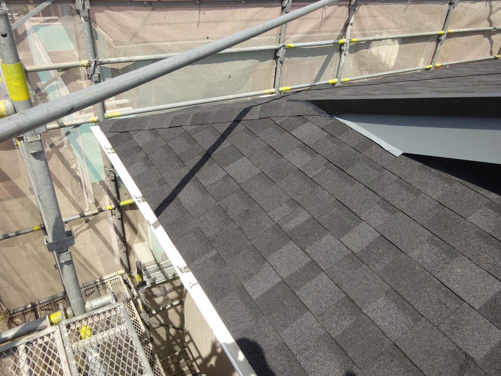 屋根材「リッジウェイ」で施工したリフォーム後の屋根